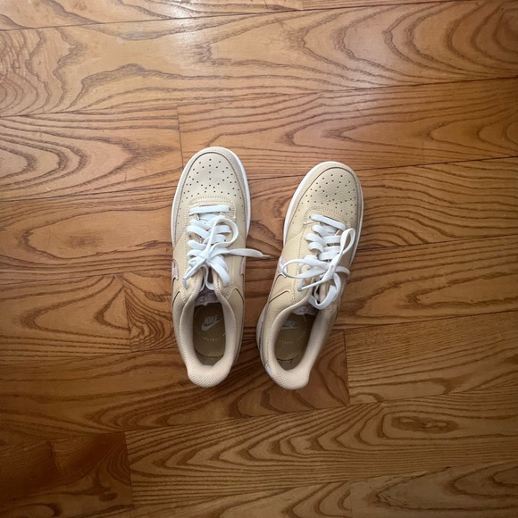 Nike Air Force ones tan and pink camo size 8.5 - Picture 2 of 3